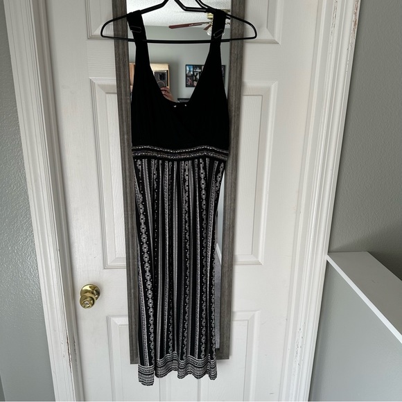 2 for $13 Smocked back midi dress medium - Picture 3 of 6